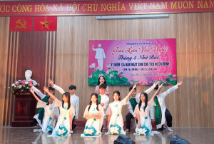 Hoà Hiếu giao lưu văn nghệ "Tháng 5 nhớ Bác"